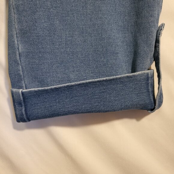 Dream Jeannes by Quacker Factory Woman's Pull On Capris Size Large Light Blue - Picture 10 of 14